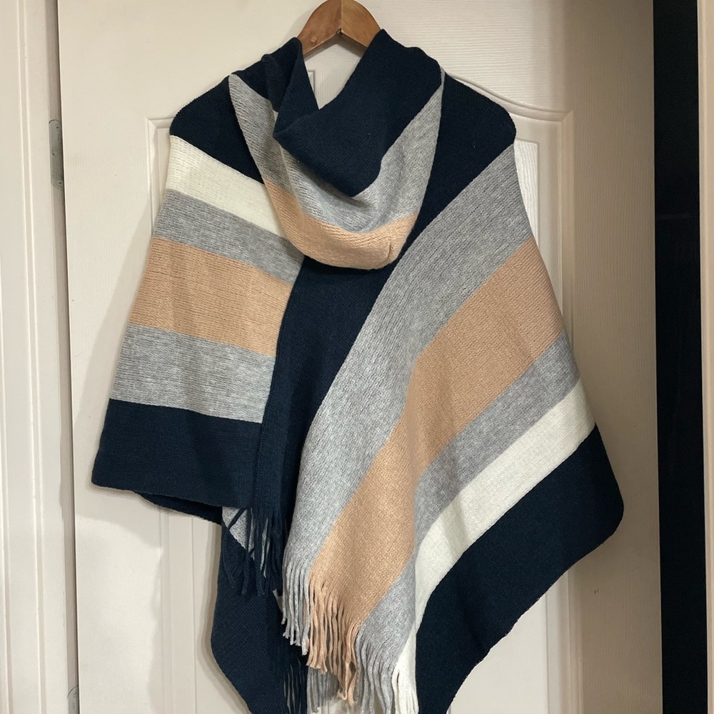 Cute Women’s Poncho Hooded Sweater New